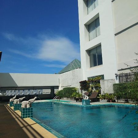 The City Hotel Sriracha By Bbh Japan Си Рача Екстериор снимка